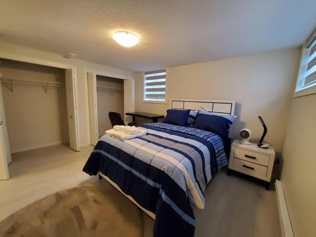Cozy Rockland Park Unit+Parking Appartement YYC Buitenkant foto