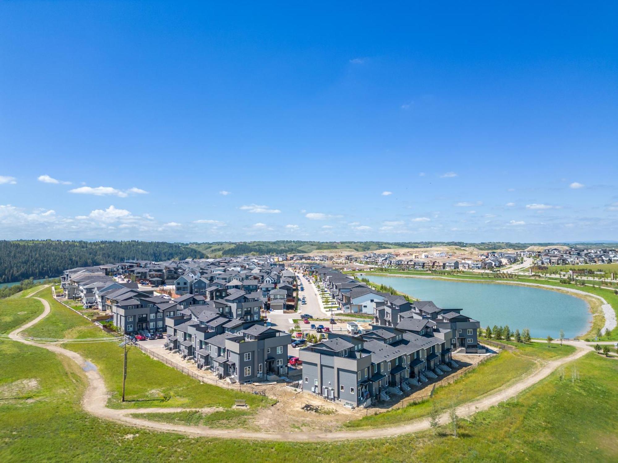 Cozy Rockland Park Unit+Parking Appartement YYC Buitenkant foto
