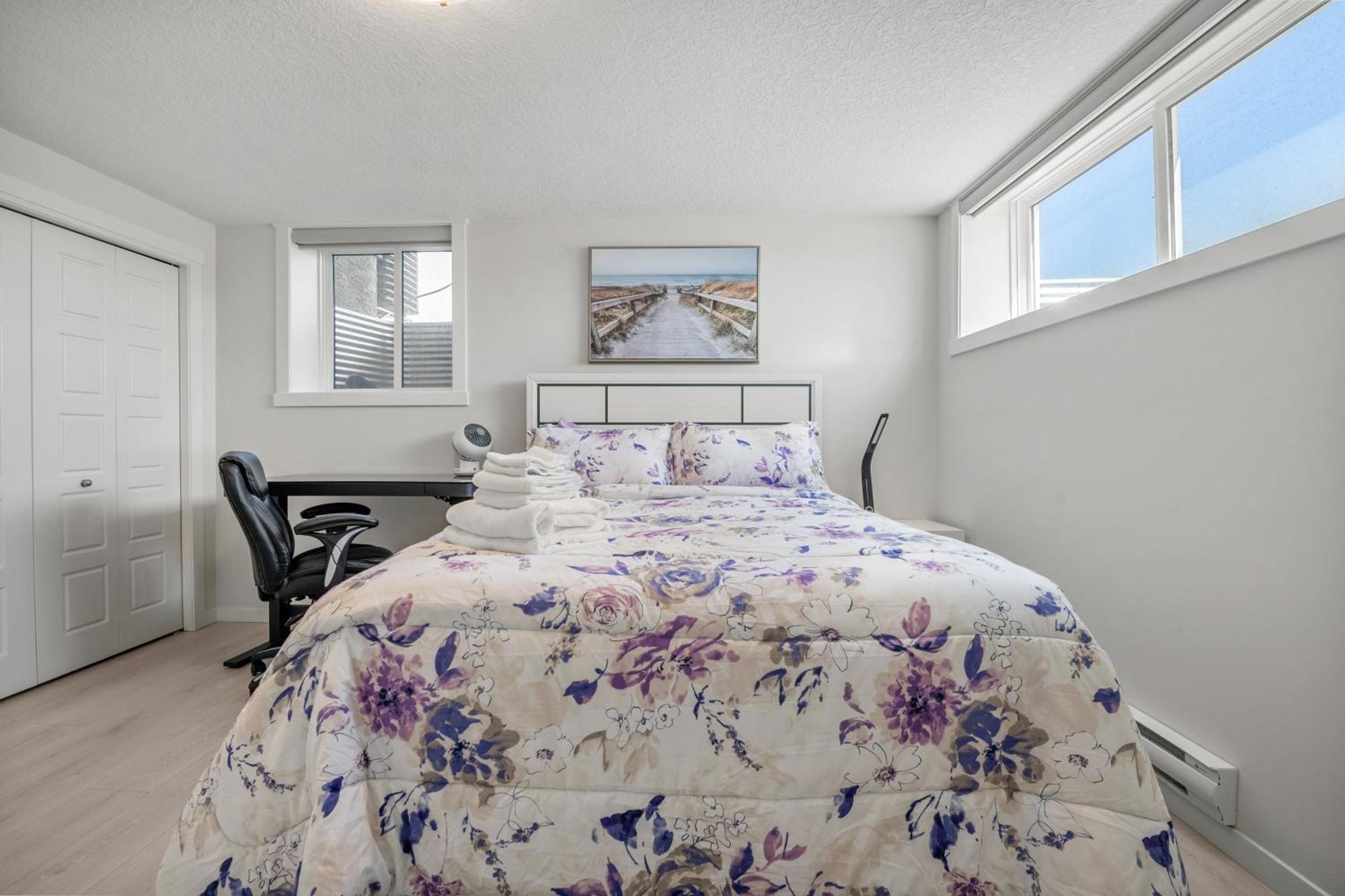 Cozy Rockland Park Unit+Parking Appartement YYC Buitenkant foto