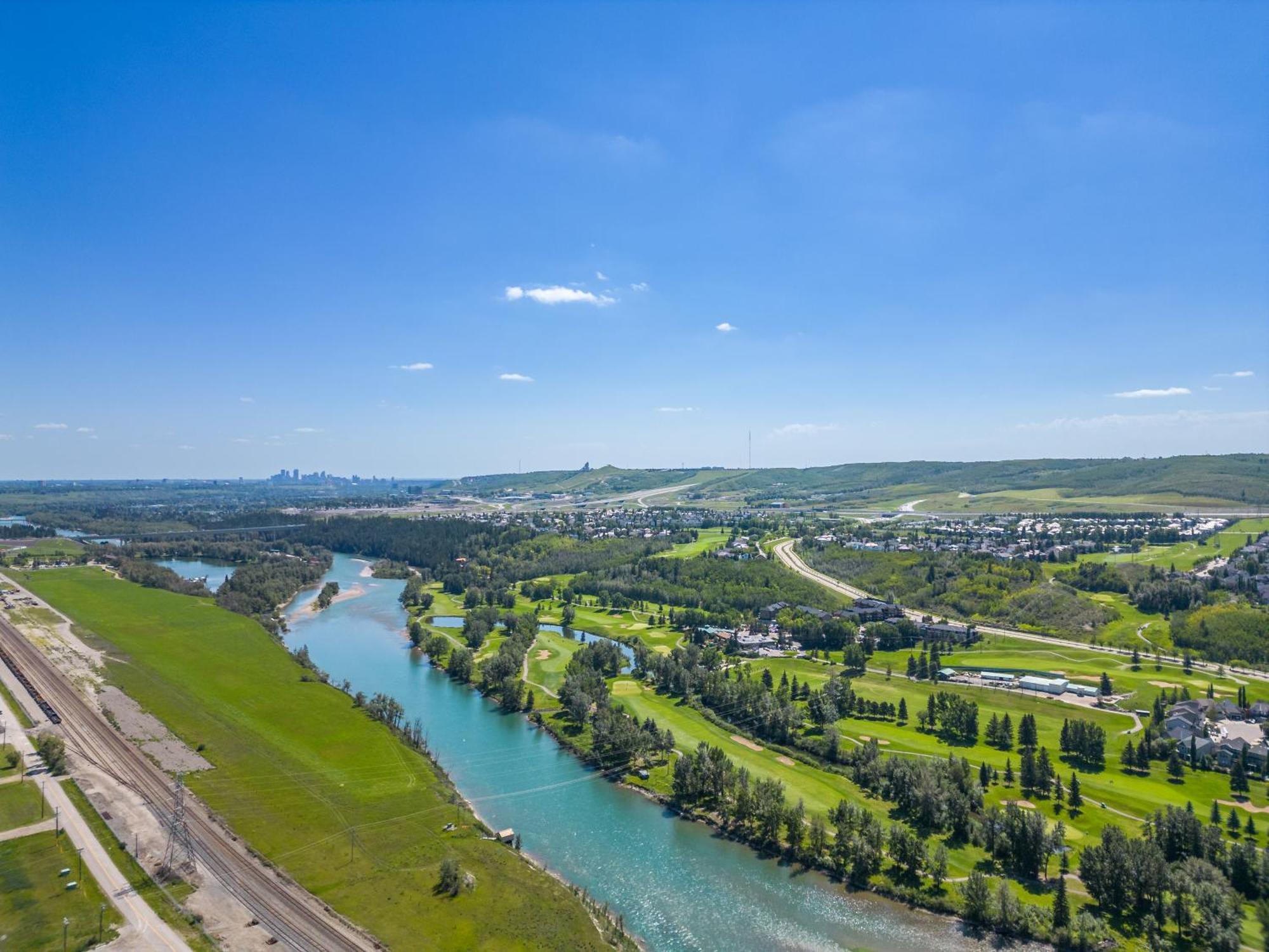 Cozy Rockland Park Unit+Parking Appartement YYC Buitenkant foto