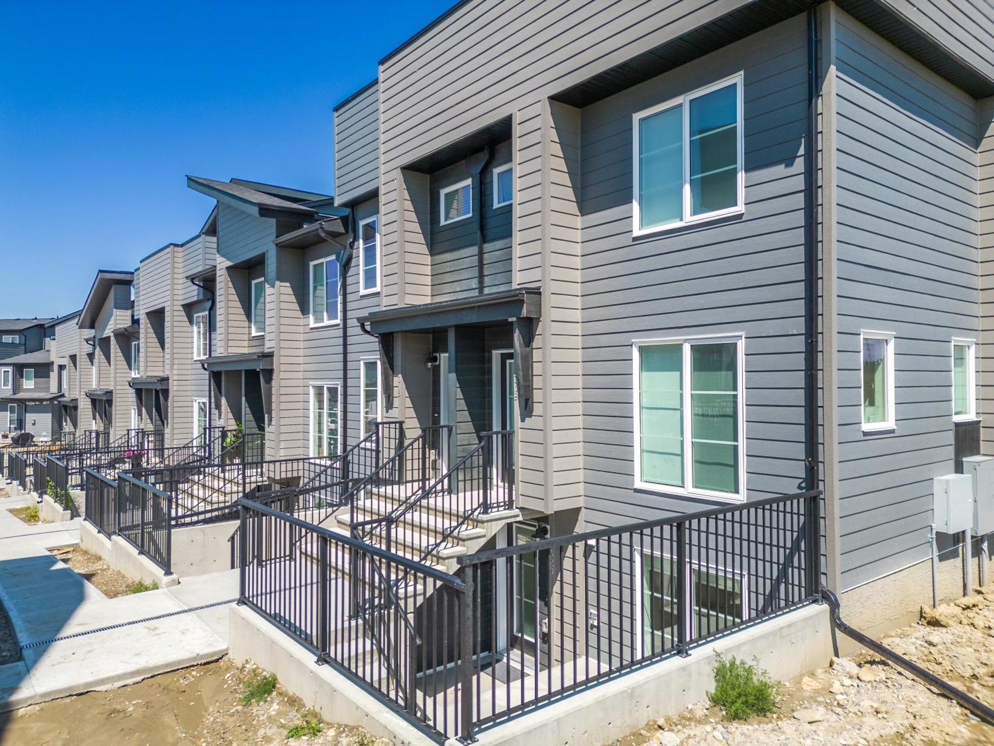 Cozy Rockland Park Unit+Parking Appartement YYC Buitenkant foto