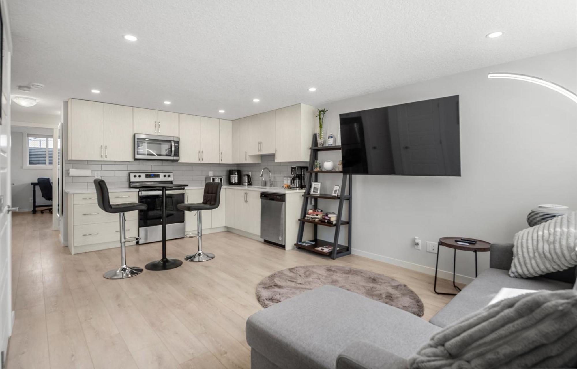 Cozy Rockland Park Unit+Parking Appartement YYC Buitenkant foto