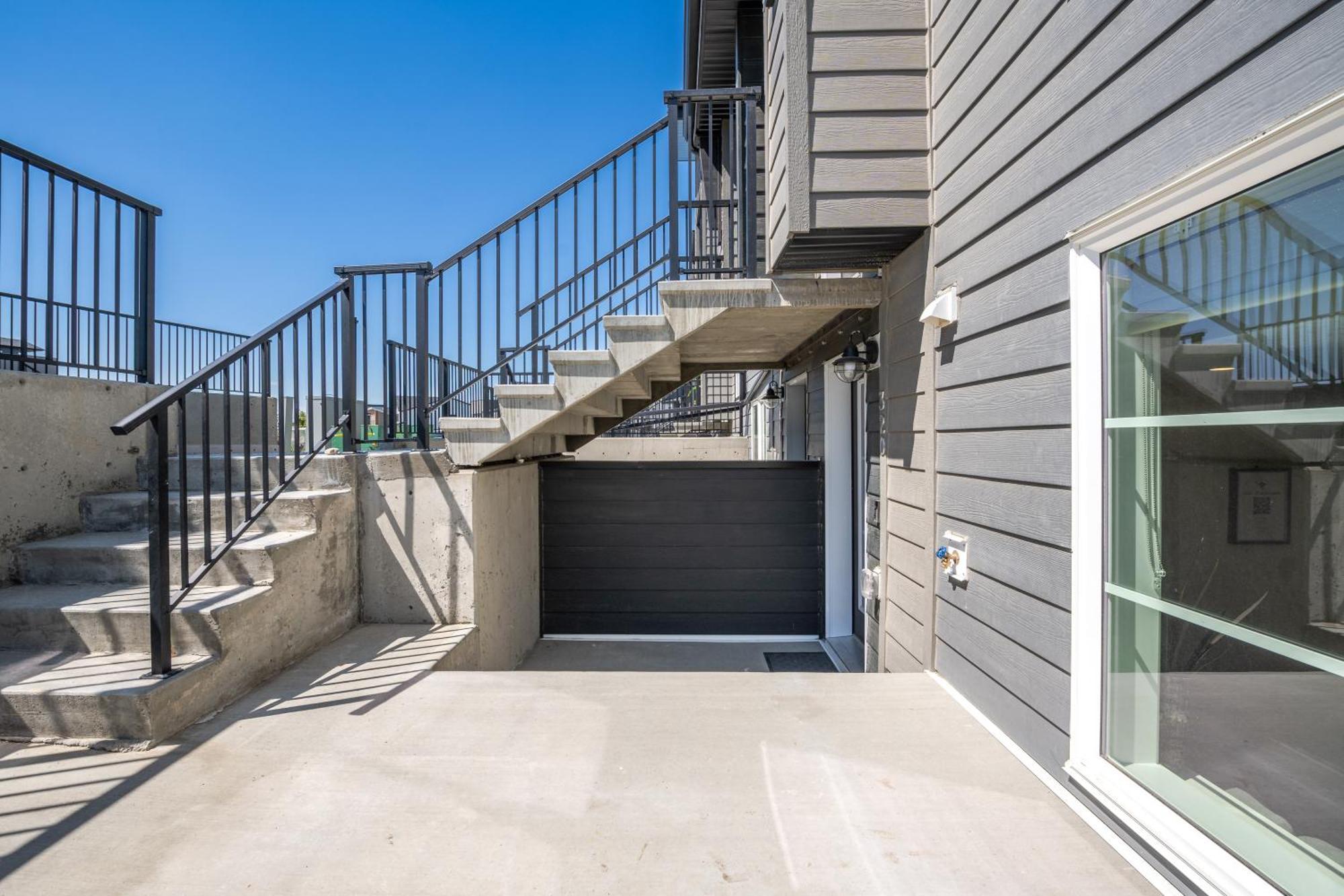 Cozy Rockland Park Unit+Parking Appartement YYC Buitenkant foto