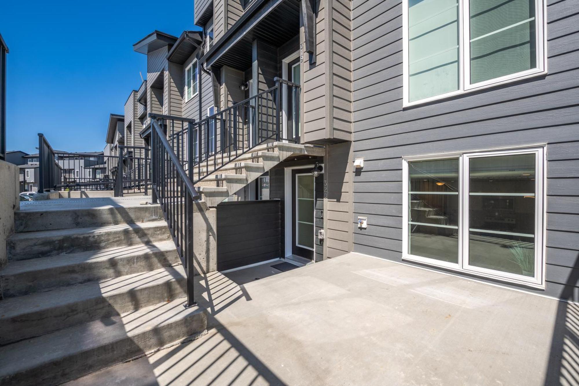 Cozy Rockland Park Unit+Parking Appartement YYC Buitenkant foto